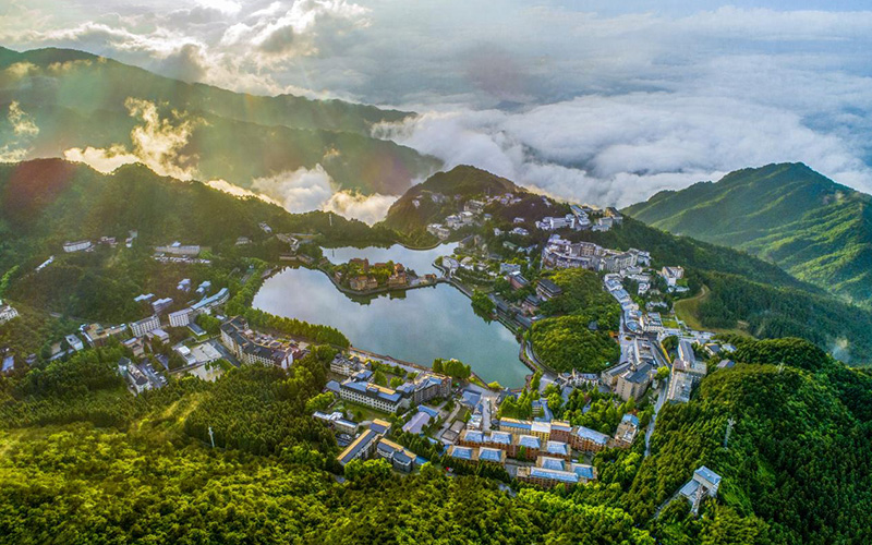 MK体育康养城市的咸宁样板丨托起幸福“夕阳红”(图2)