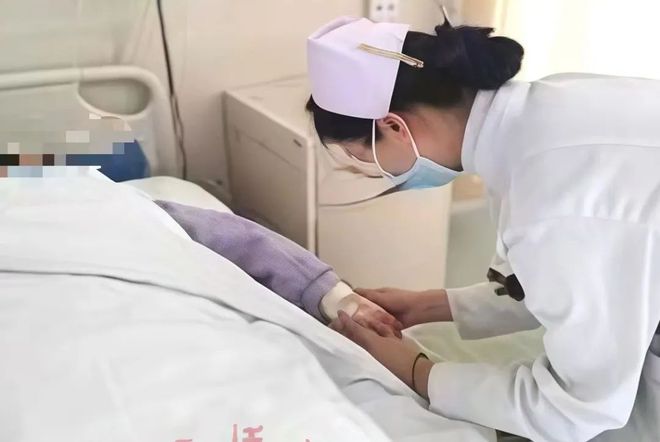 MK体育改善护理服务——做有温度的三院护理人(图1)
