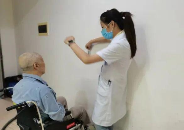 MK体育聚焦医线 “点亮消失的另一半世界”：一例脑卒中患者的忽略康复(图2)