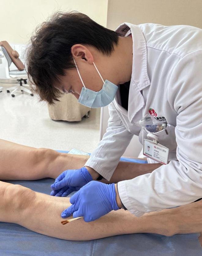 中医实力“圈粉”！德国MK体育友人跨越万里的腰痛康复记(图2)