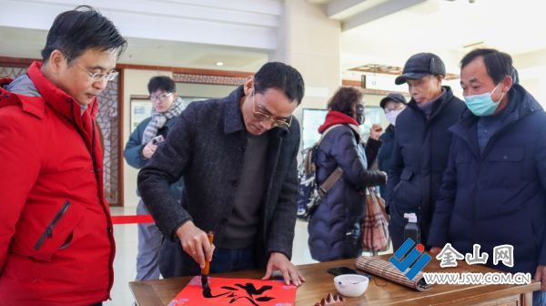 镇江市中医院迎新音乐会：奏响“音”符助力康复MK体育(图3)