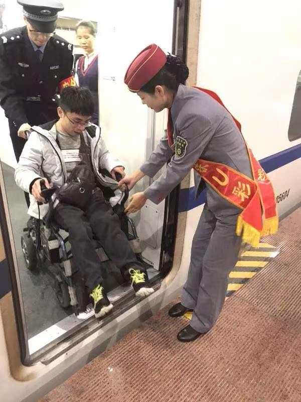 “青苔”的绽放MK体育：脑瘫患者也能活得精彩(图7)