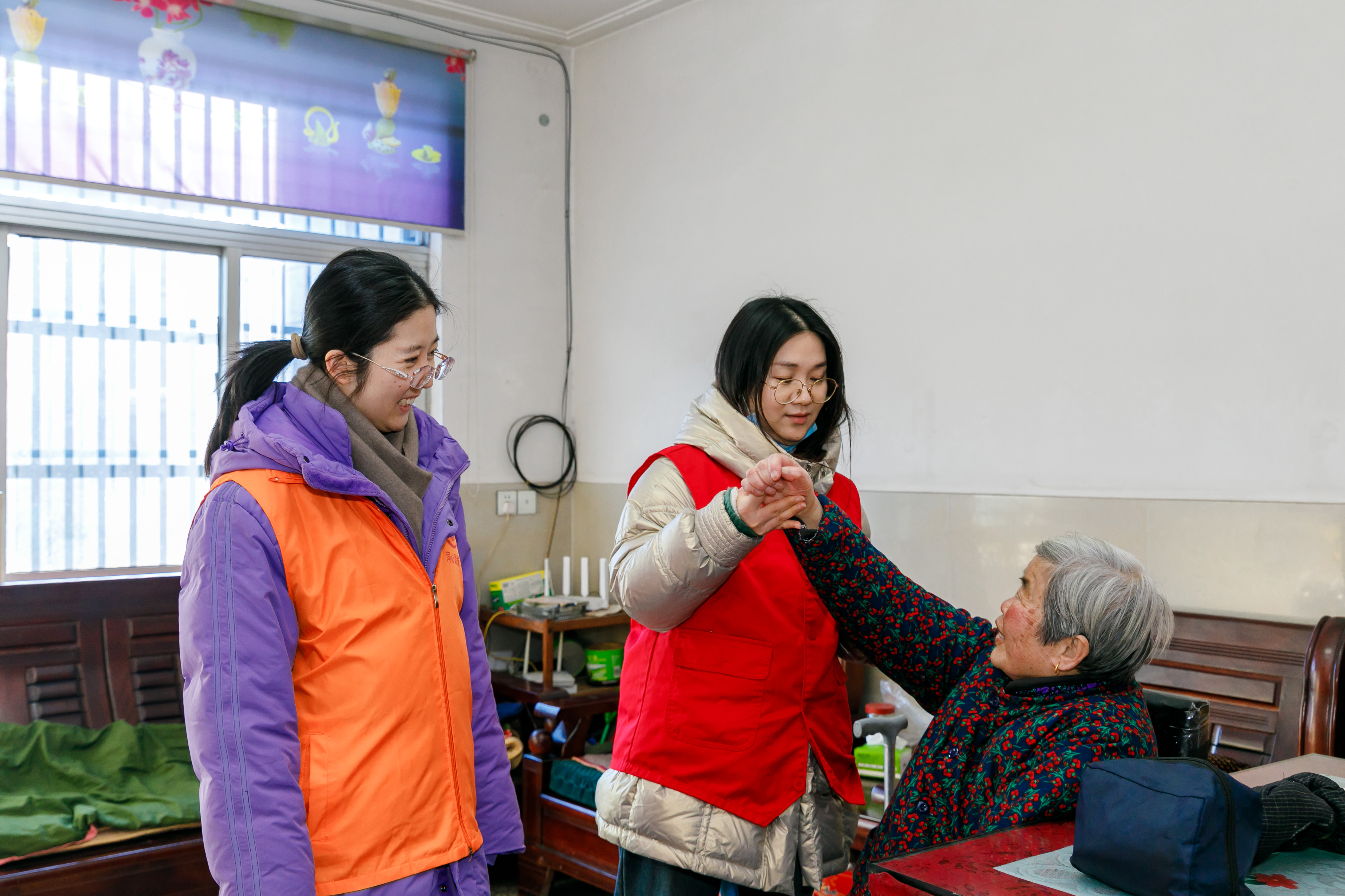 暖新闻:寒冬腊月上门康复服务MK体育不停歇