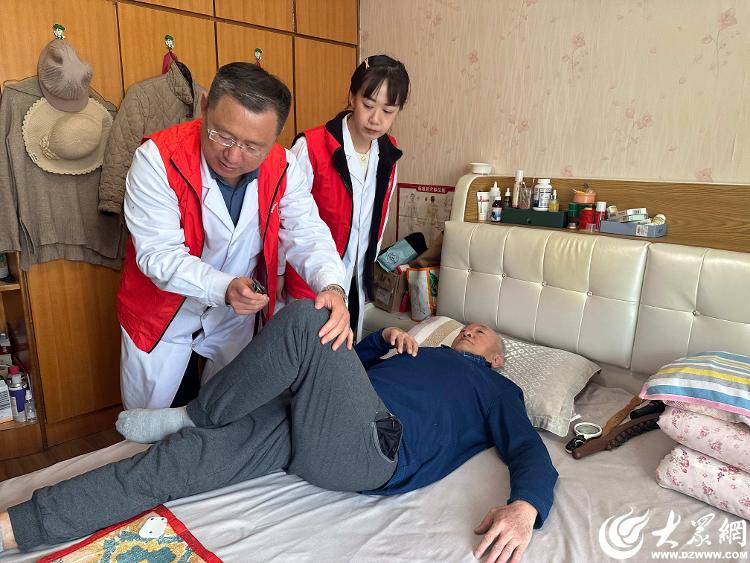 MK体育筑牢群众健康防线让健康守护触手可及(图2)