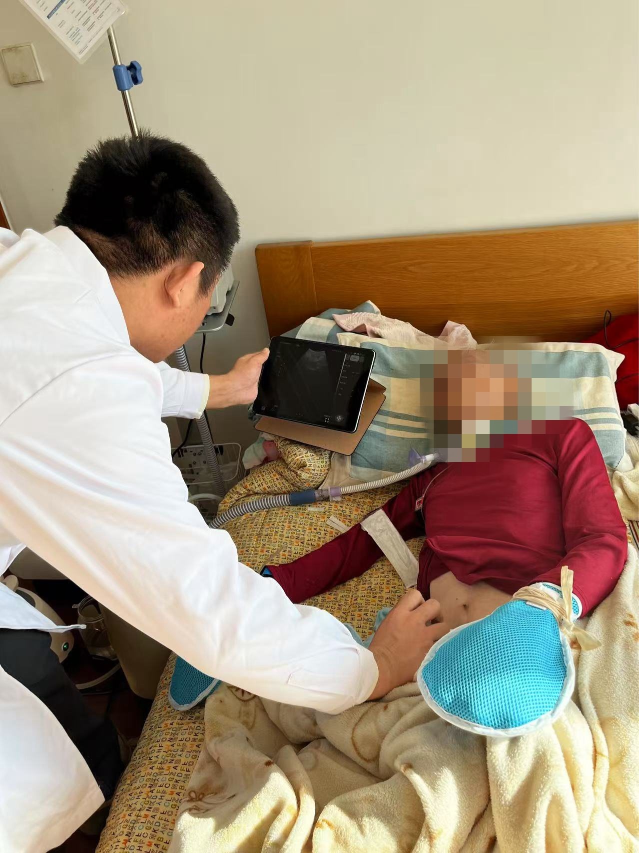 MK体育护理服务送到家！“网约护士”如何解决患者家庭急难愁盼？(图3)