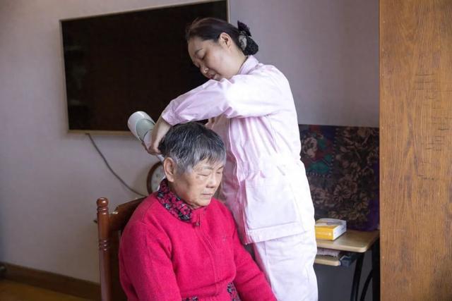 养老服务送上门一张清单“包揽”大小事丨MK体育家庭照护床位