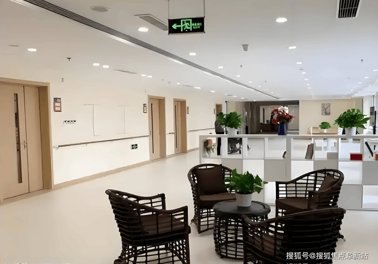 MK体育大兴青云店养老照料中心2025服务全解析：失能护理康复训练营养膳食(图2)