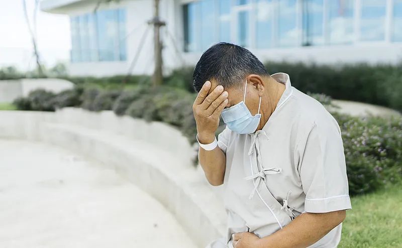 MK体育年仅22岁！小伙摔倒以为没事7天后死亡！(图2)