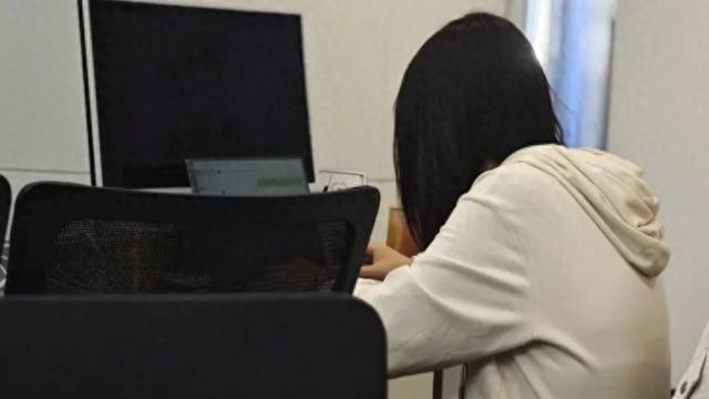 千万别再久坐了会让大脑“加速衰老”！MK体育(图1)