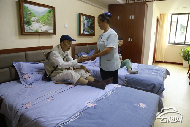 我省试点推进无陪护理服务 有效减轻群众住院陪护负担MK体育