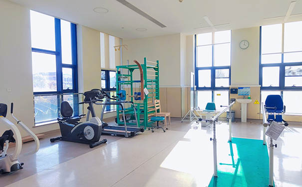 MK体育四川省骨科医院赴哈尔滨工业大学（深圳）开展调研