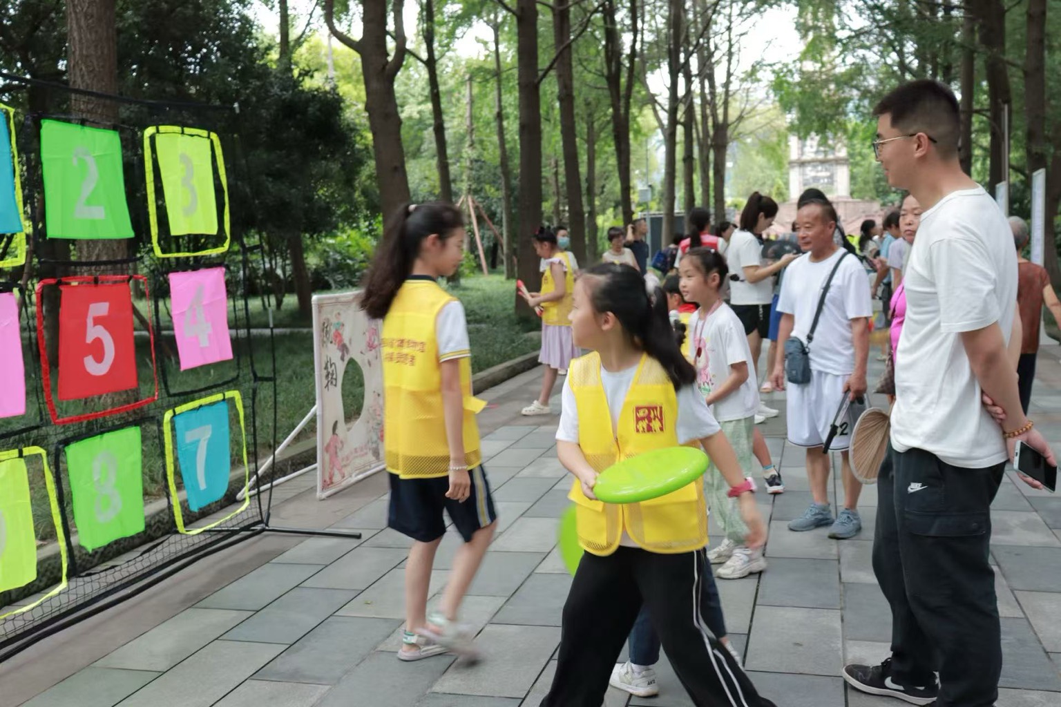 MK体育迎世运、传文化 四川“体育之光”活动在人民公园热闹开场(图2)