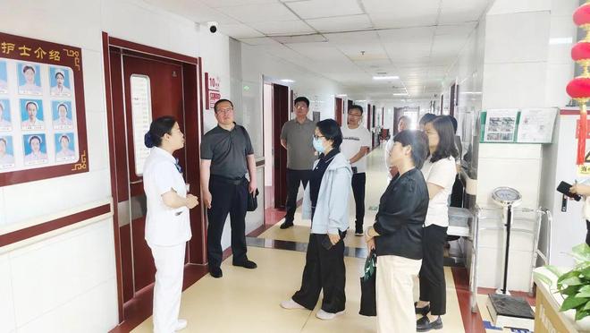 MK体育感知山东 陵城区人民医院一行到德州市中医院康复医学科参观交流(图1)