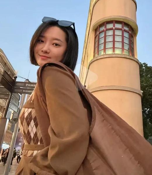 女子被蛇咬身亡照片曝光27岁肤白貌美家中独女遗体惨不忍睹MK体育(图17)