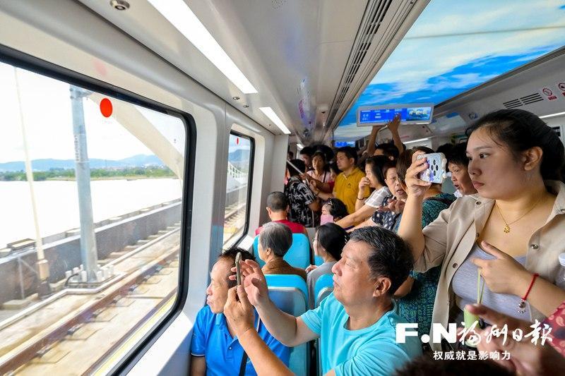 “福州元素”多 普MK体育惠红利足 省政府工作报告传出许多新期盼