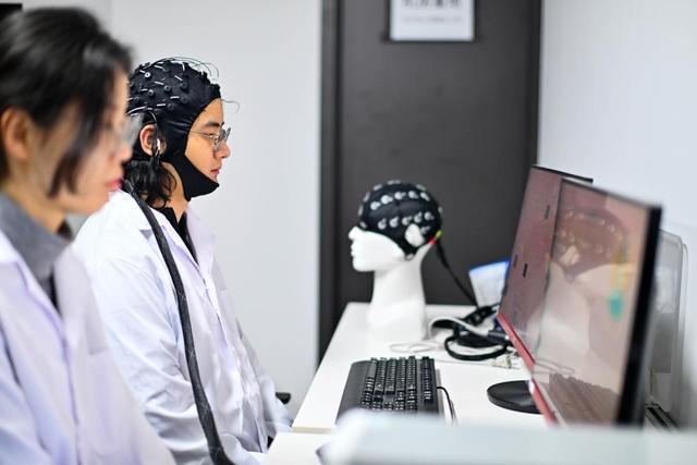 “接”入未来！脑机接口首入2026年政府工作报告MK体育(图4)