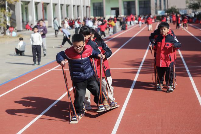 MK体育两会现场速递｜让校园随处有奔跑的身影、爽朗的笑声——代表委员热议学生体质强健计划(图3)