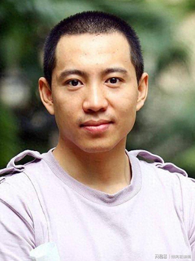 少年成名35岁拍戏MK体育坠马瘫痪怀孕女友不离弃遗憾未办婚礼(图1)